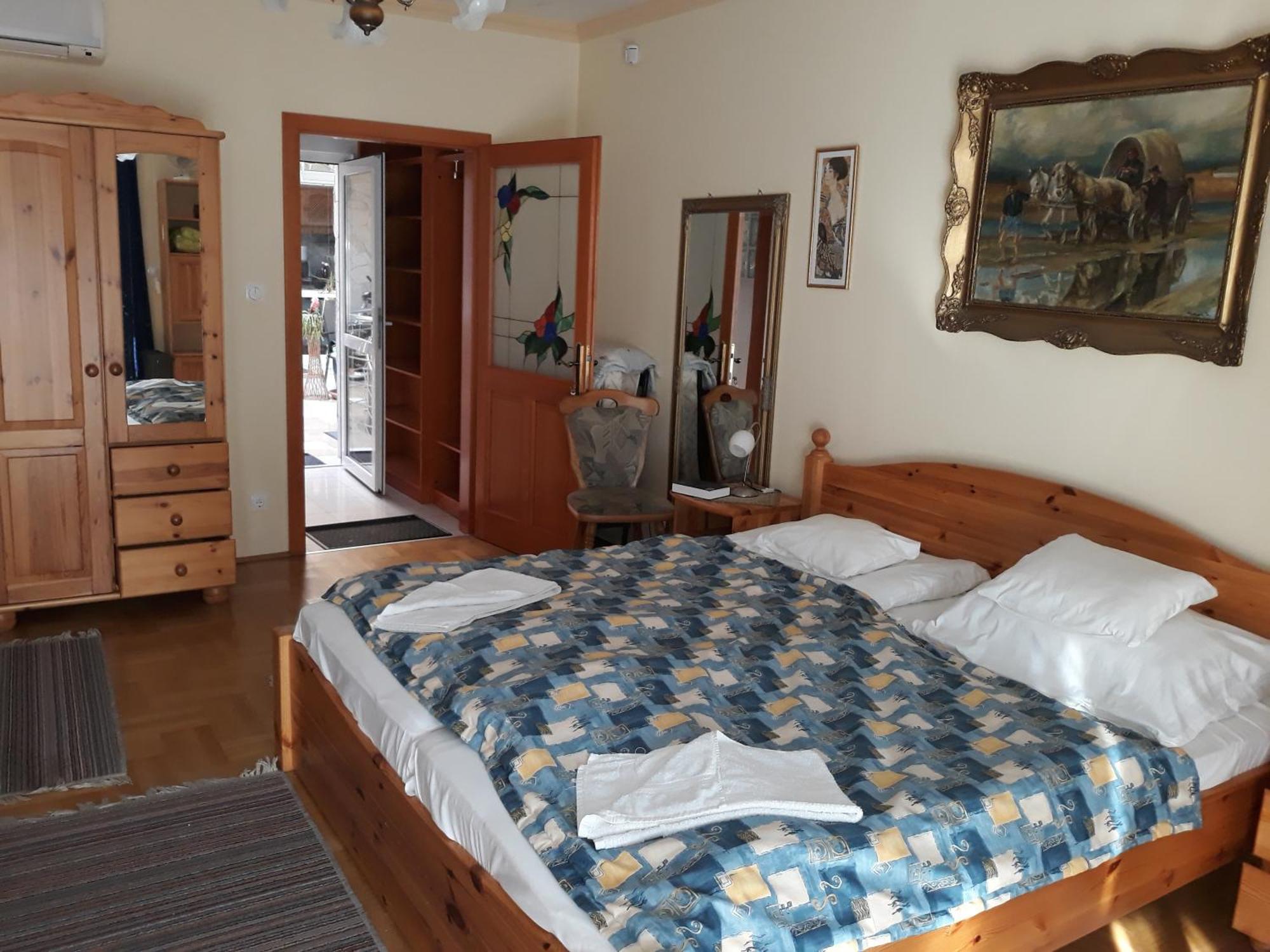 Hajdúszoboszló Kenezy Lux Apartman Vendeghaz מראה חיצוני תמונה