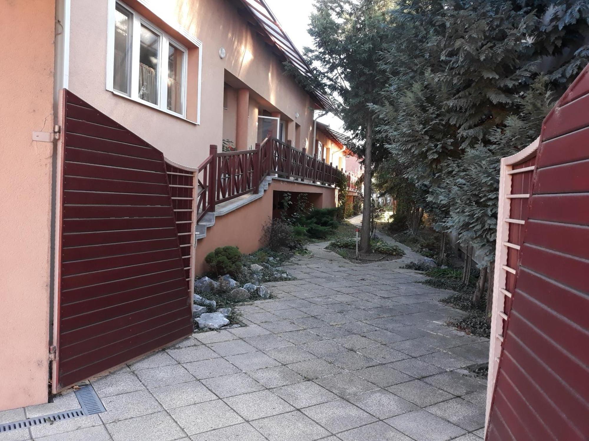 Hajdúszoboszló Kenezy Lux Apartman Vendeghaz מראה חיצוני תמונה