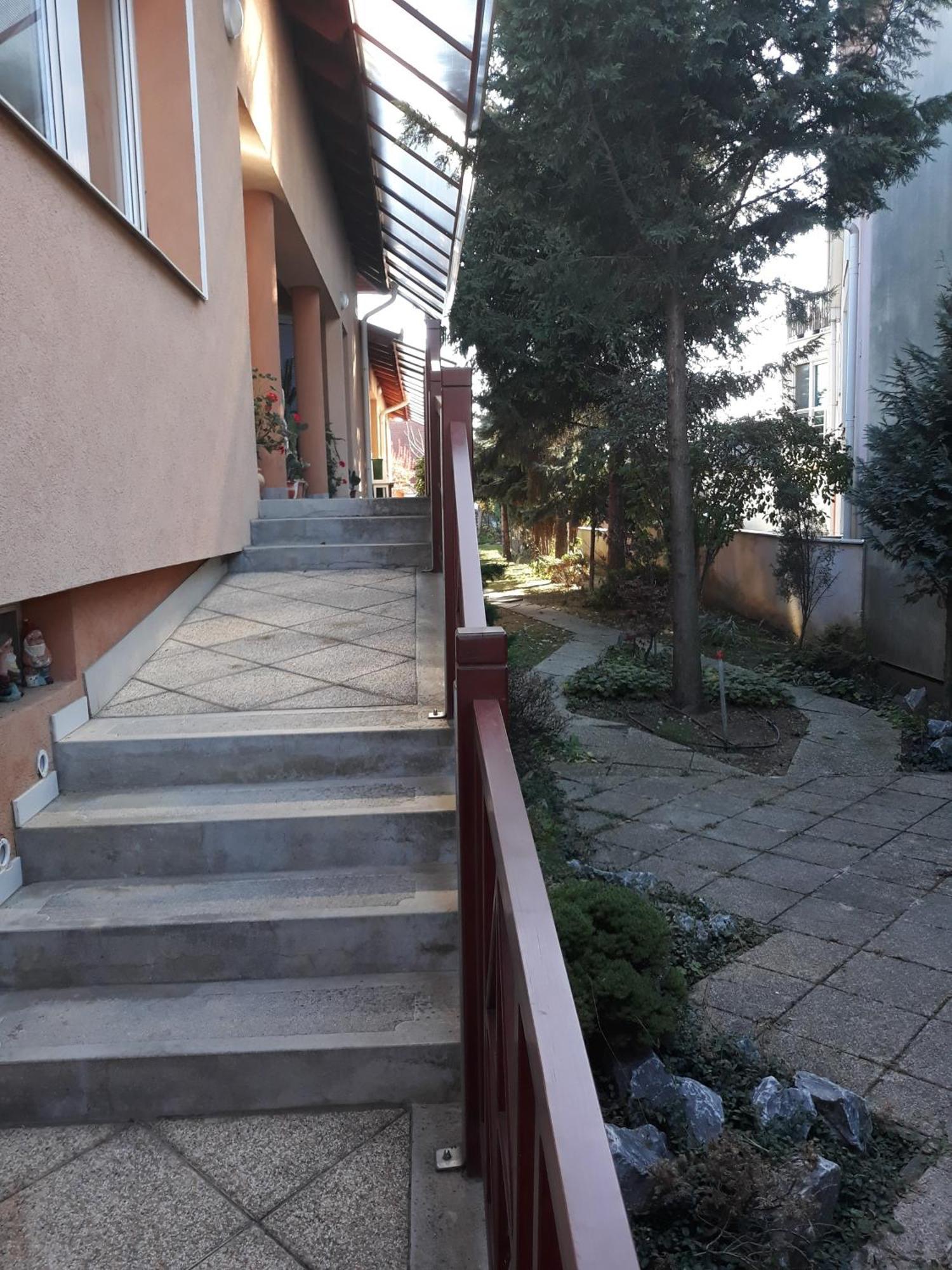 Hajdúszoboszló Kenezy Lux Apartman Vendeghaz מראה חיצוני תמונה
