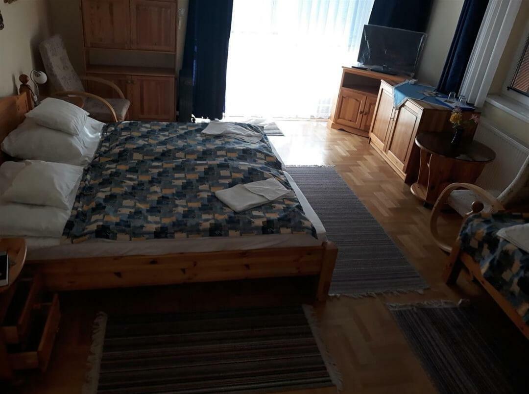 Hajdúszoboszló Kenezy Lux Apartman Vendeghaz מראה חיצוני תמונה